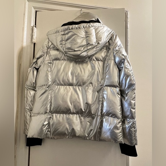 Talbots women’s puffer in metallic silver - Size Medium - Picture 2 of 5